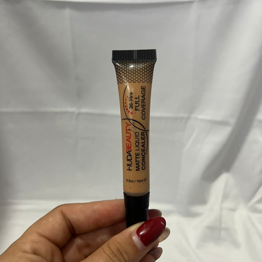 Corrector matte 36hs hudabeauty 04