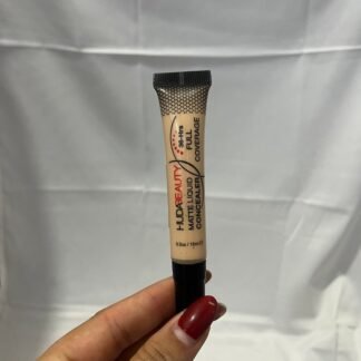Corrector matte 36hs hudabeauty