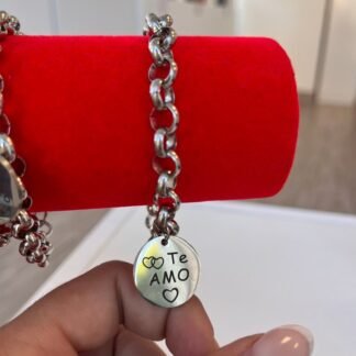 Pulsera acero quirúrgico “ te amo”